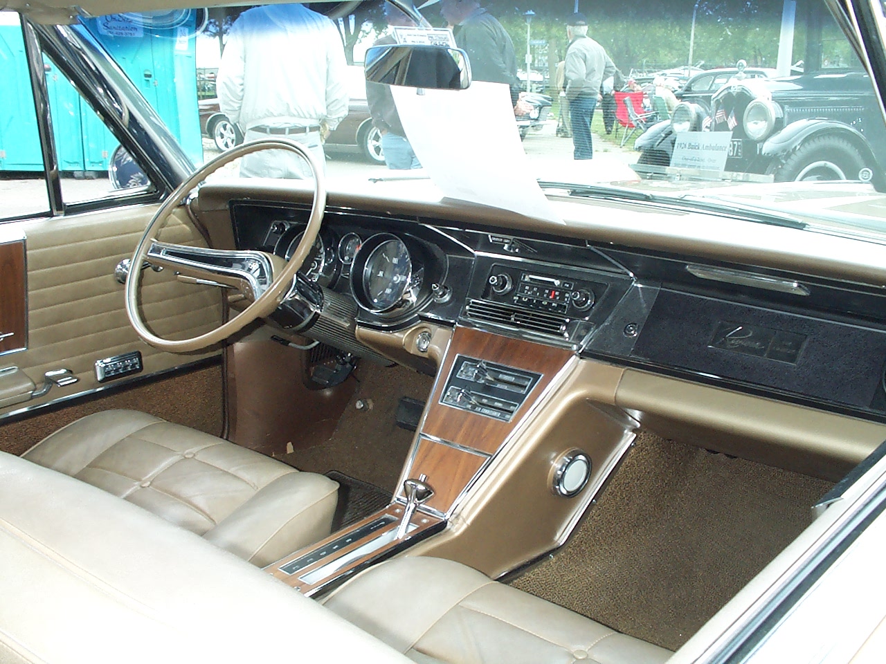 1965-Riviera-interior